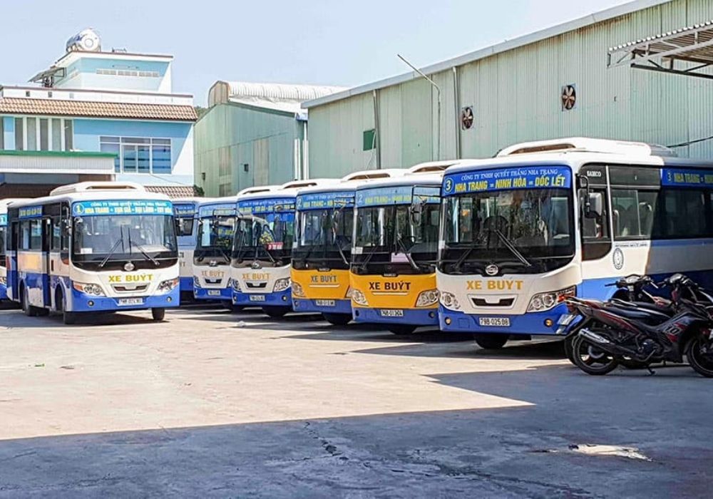 Xe buýt là phương tiện di chuyển tiết kiệm, an toàn