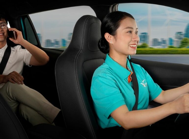 Phụ nữ chạy taxi có ổn không? Giải đáp từ góc nhìn thực tế