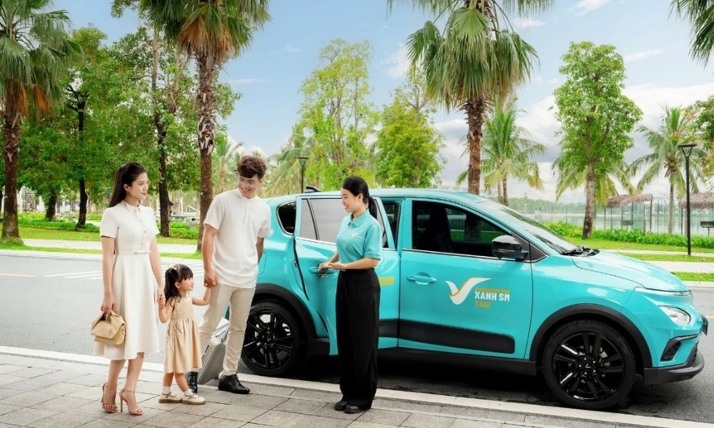 Giao tiếp lịch sự, chuyên nghiệp và biết cách xử lý các tình huống khó xử một cách tinh tế (Ảnh: Xanh SM)