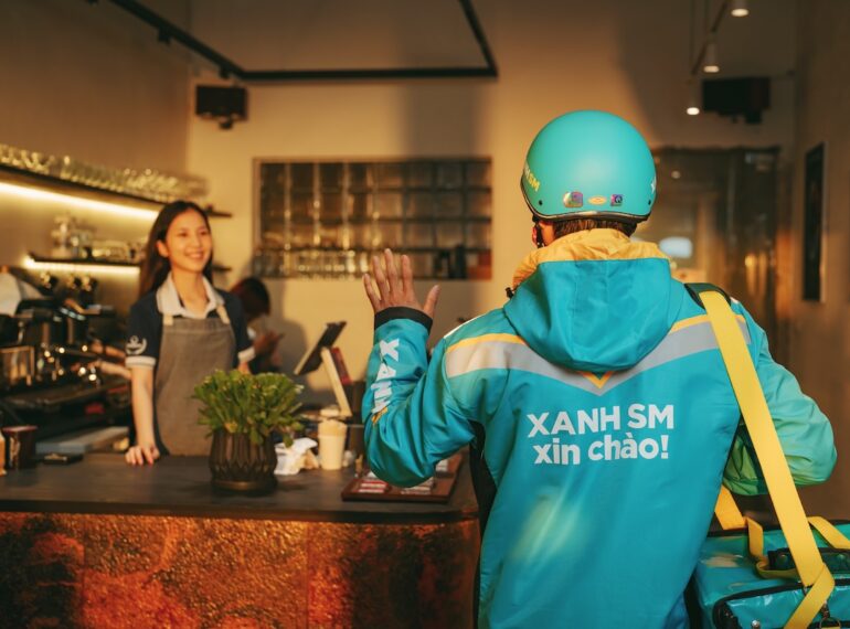 XANH SM NGON VÀ AWS TUNG ƯU ĐÃI LỚN: GIẢM TỚI 50.000 VNĐ CHO THỰC KHÁCH SÀNH ĂN