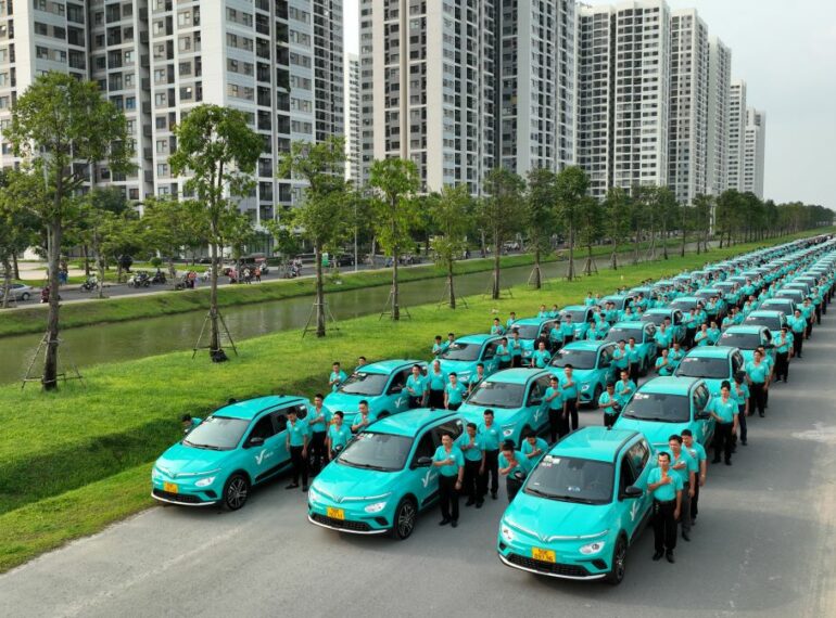 9 Tro-thanh-tai-xe-xanh-sm-car