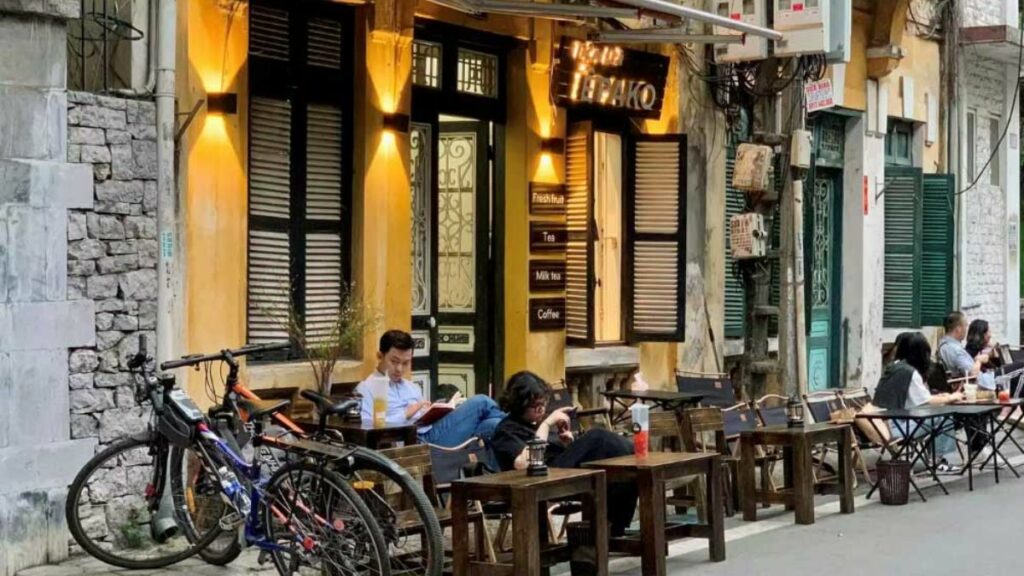 Góc cà phê trên đường Phan Huy Ích