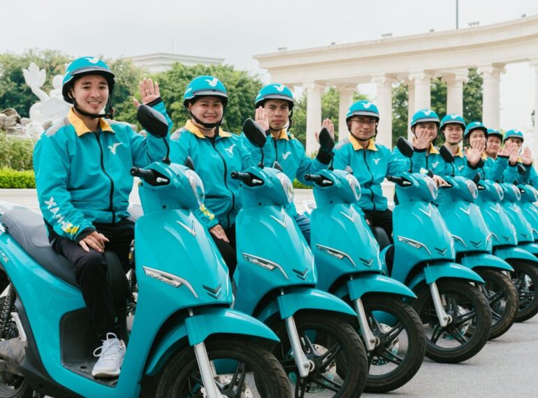 Tài xế máy điện có cần bằng gì? Quy định về GPLX mới nhất mà các bác tài cần biết