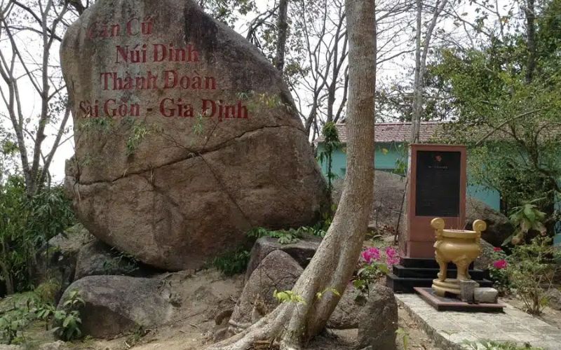 Khu căn cứ cách mạng Núi Dinh