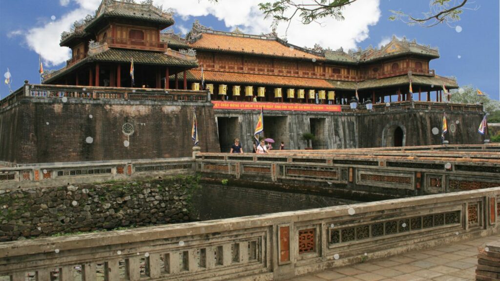 Khám phá Đại Nội Huế với nét đẹp cổ