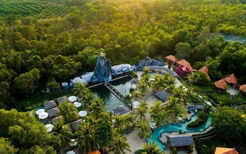 Suối nước nóng Bình Châu
