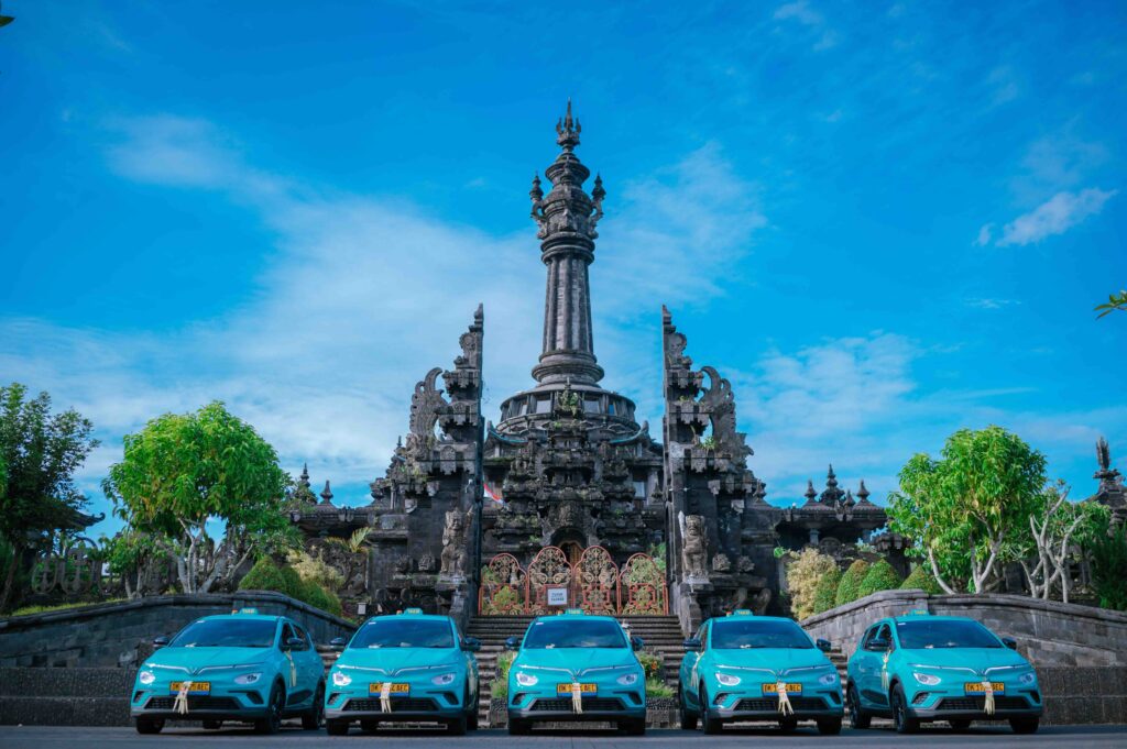 Green SM hợp tác cùng hãng Taxi Komotra,
ra mắt dịch vụ taxi thuần điện tại Bali