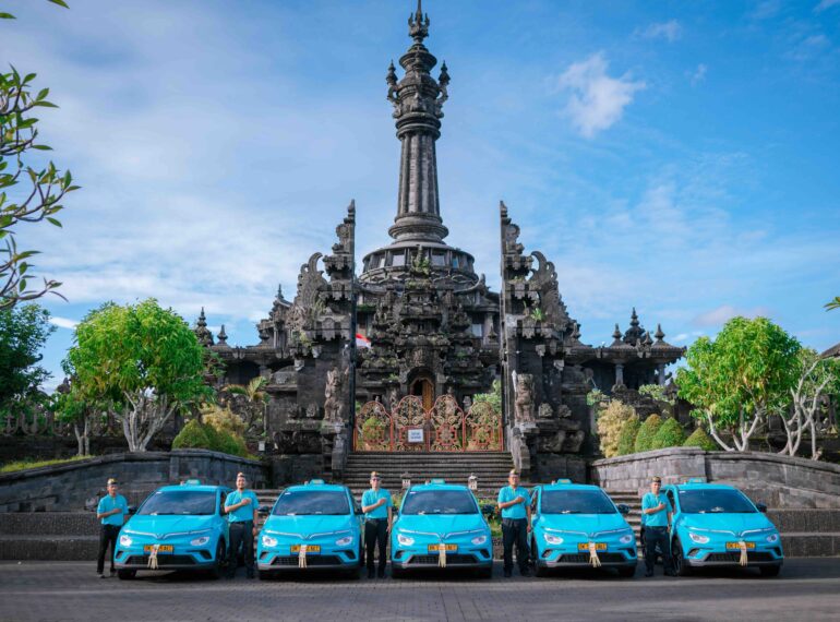 Green SM hợp tác cùng hãng Taxi Komotra, ra mắt dịch vụ taxi thuần điện tại Bali