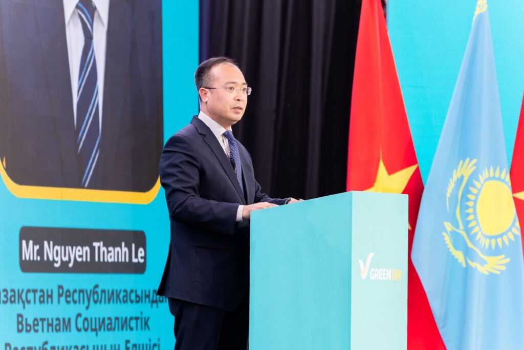 Ông Nguyễn Thành Lê, Đại sứ Việt Nam tại Kazakhstan, phát biểu tại sự kiện