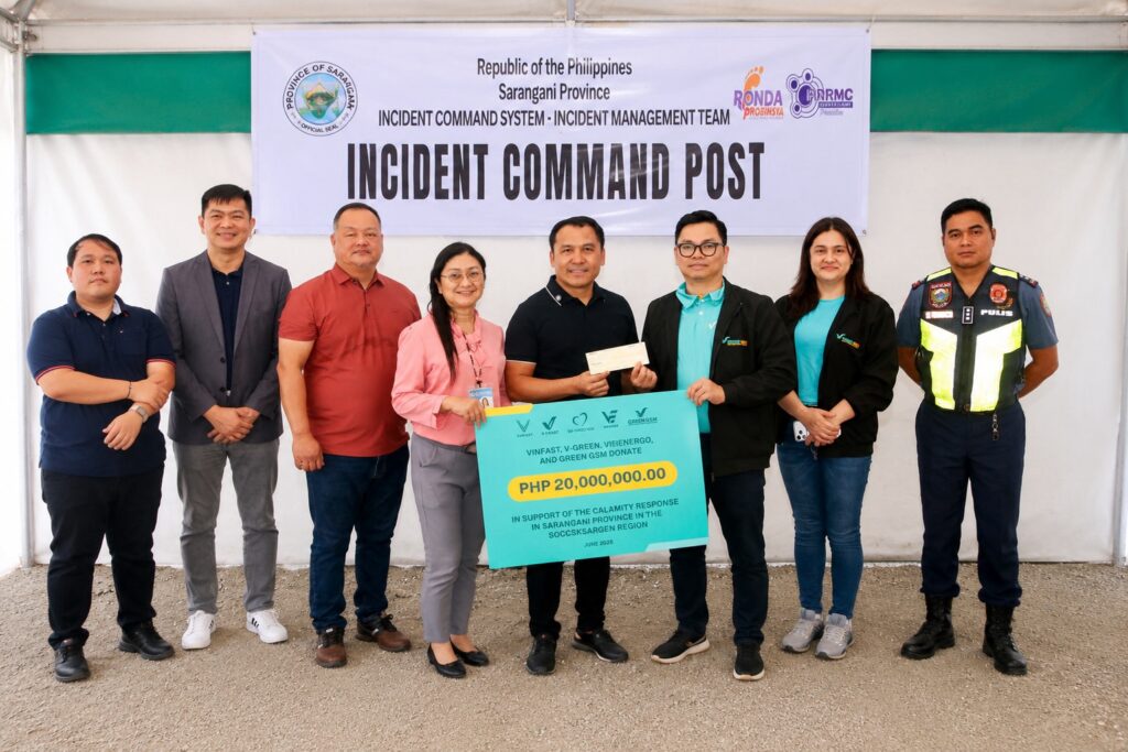 Representatives of Vingroup's businesses in the Philippines present a P20 million relief contribution to Hon. Rogelio "Ruel" D. Pacquiao, Governor of Sarangani Province, in support of earthquake recovery efforts in Sarangani Province.