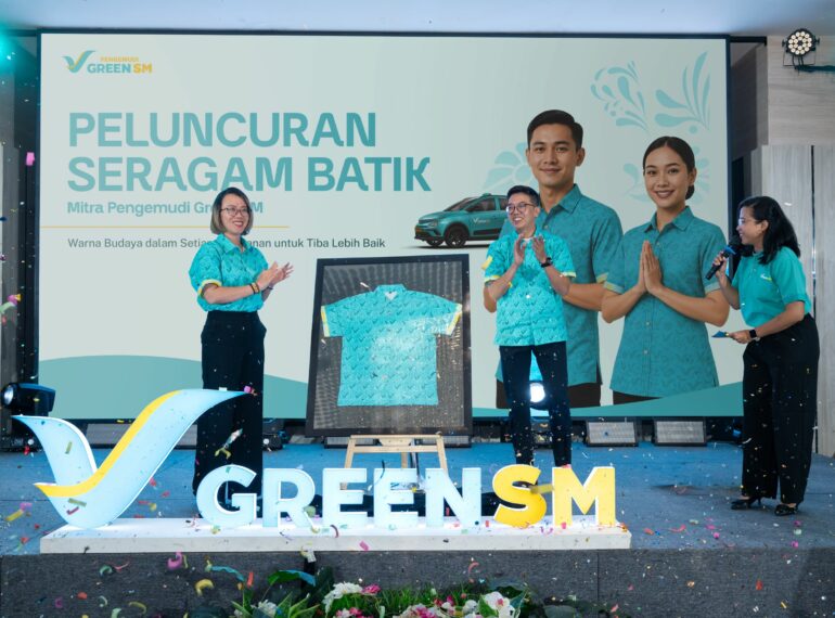 Green SM Perkenalkan Seragam Batik untuk Mitra Pengemudi di Indonesia