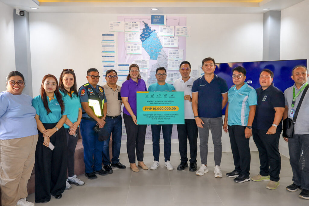 Representatives of Vingroup's businesses in the Philippines present a P10 million relief contribution to Hon. Jason John A. Joyce, Mayor of Jose Abad Santos, Davao Occidental; Hon. Bianca Ricci Bautista-Navarra, President of FABC Davao Occidental and Board Member of Davao Occidental Province; and Director Nonito A. Llanos III, Regional Director of LTFRB Davao Region XI, in support of earthquake recovery efforts in Davao Occidental Province.