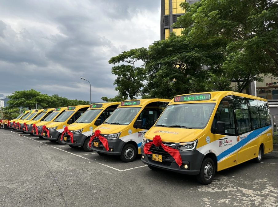 Danabus, the most affordable way to travel from Da Nang to Hoi An. 