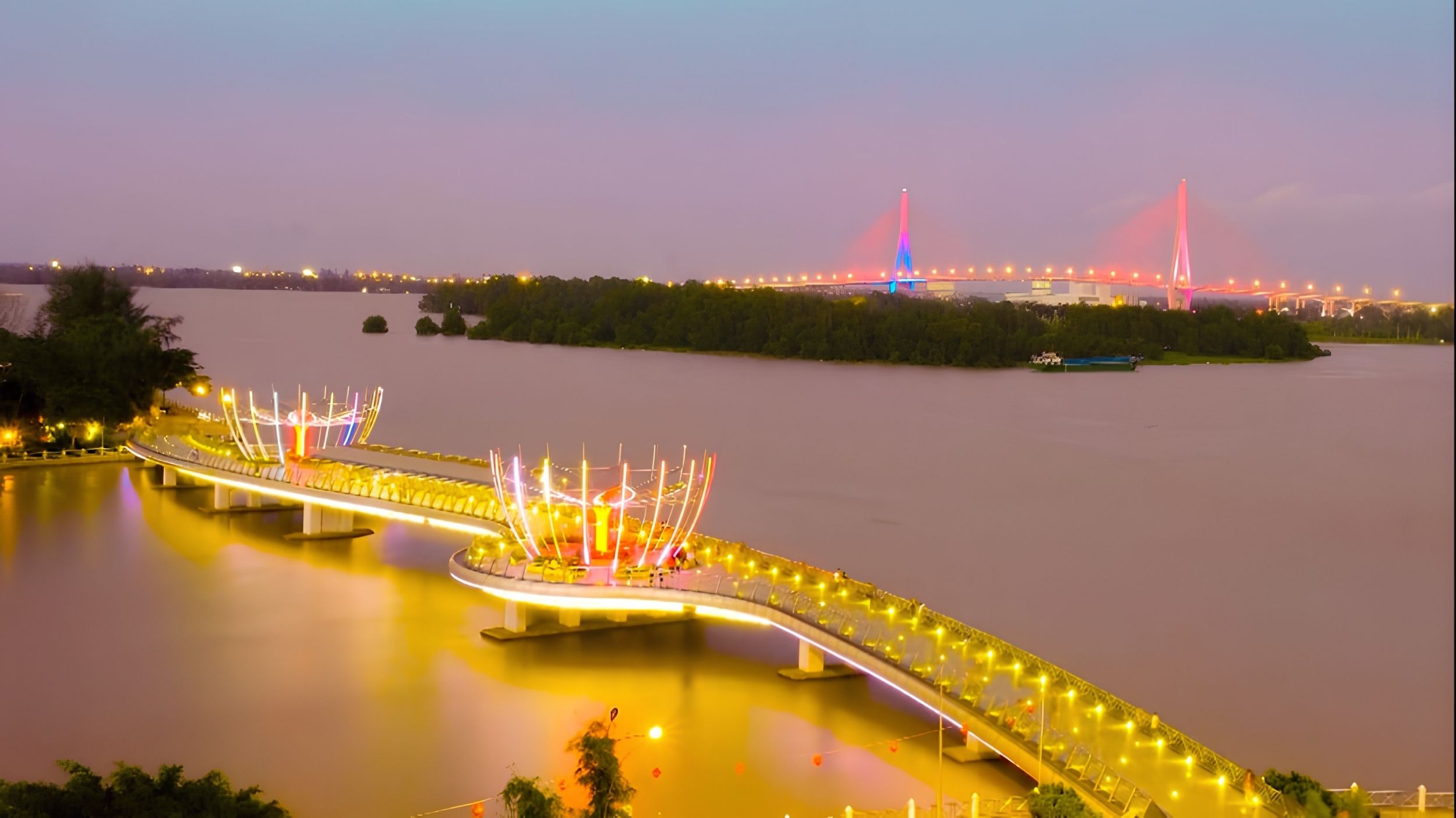 Bến Ninh Kiều về đêm