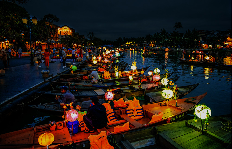 Hoi An Lantern Festival. 