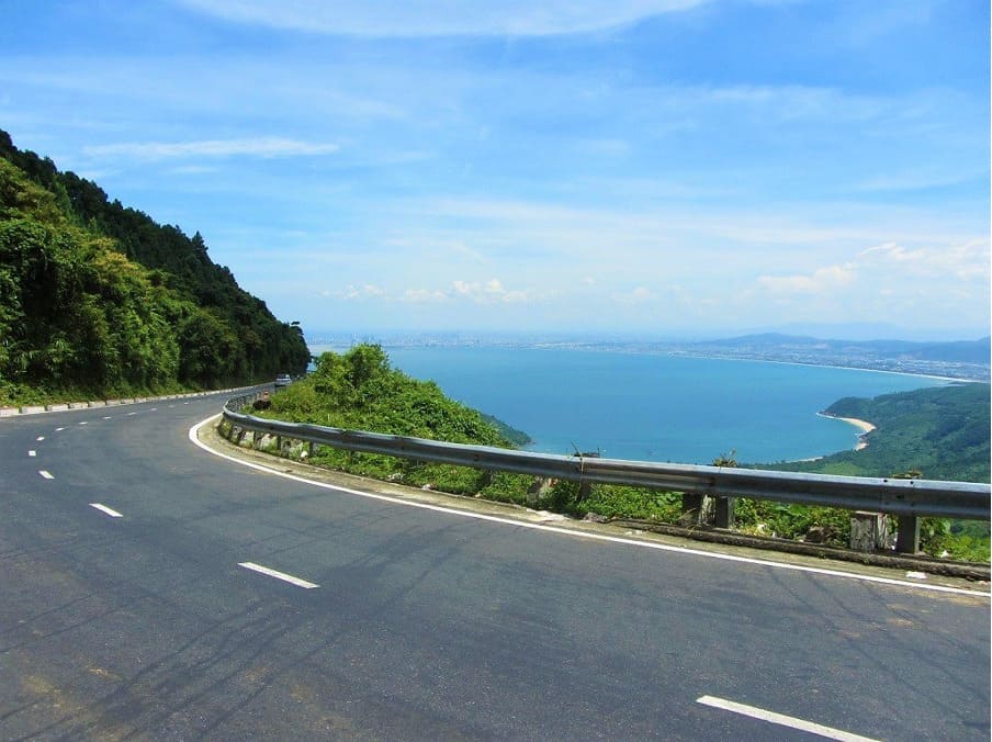 The scenic coastal road linking Da Nang and Hoi An