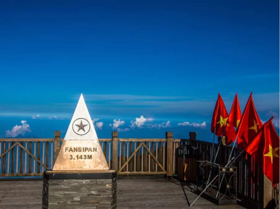 Fansipan - The highest mountain in Sa Pa, Vietnam