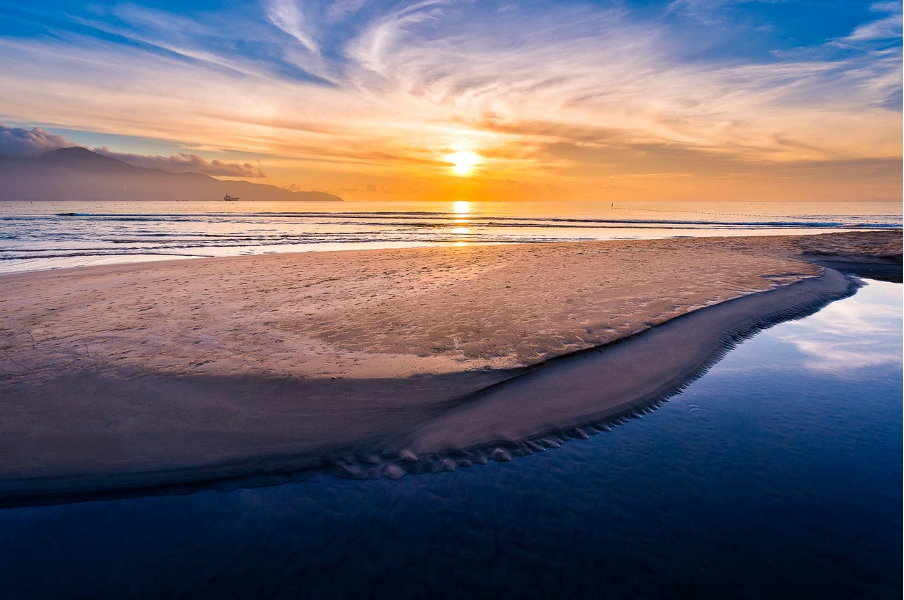 Sunrise on My Khe beach. 