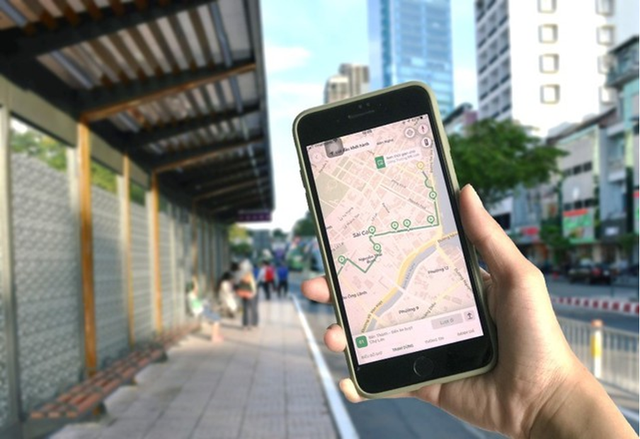 BusMap helps users plan routes, combine bus trips with ride-hailing services. 