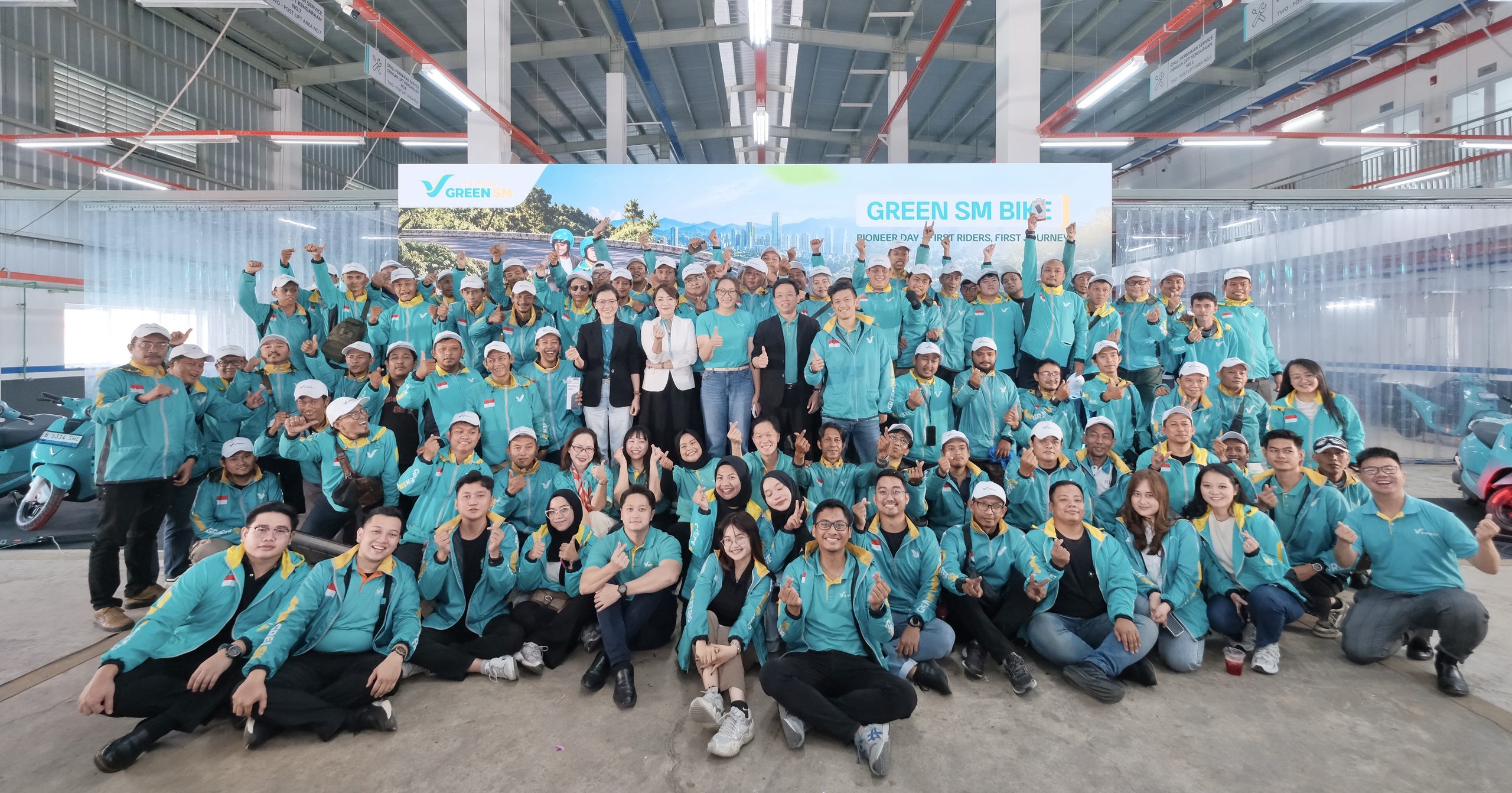 green-sm-ra-mat-dich-vụ-xe-may-dien-tai-Indonesia