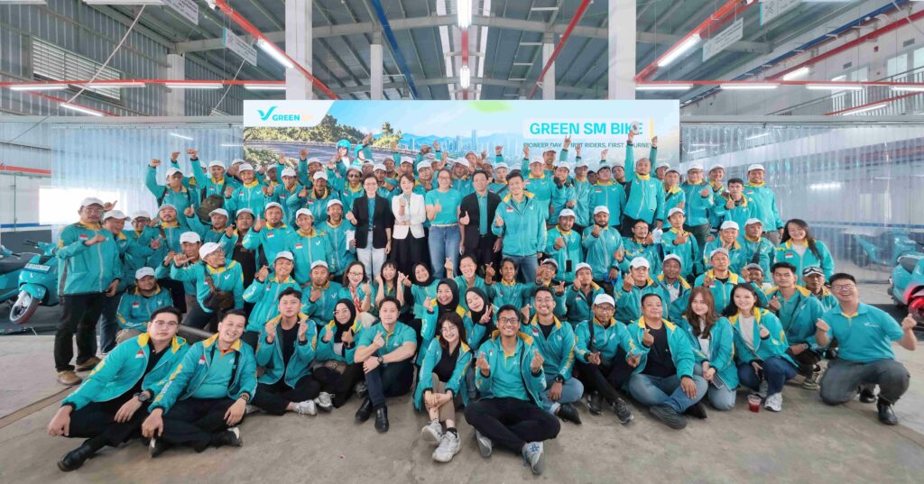 Green SM’s pioneer drivers mark the launch of the company’s electric motorbike service in Jakarta.