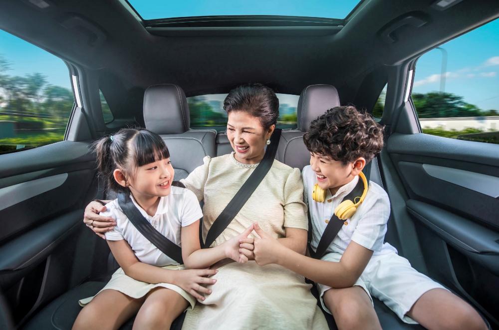 Dòng xe Limo Green có không gian rộng rãi, nội thất tiện nghi.