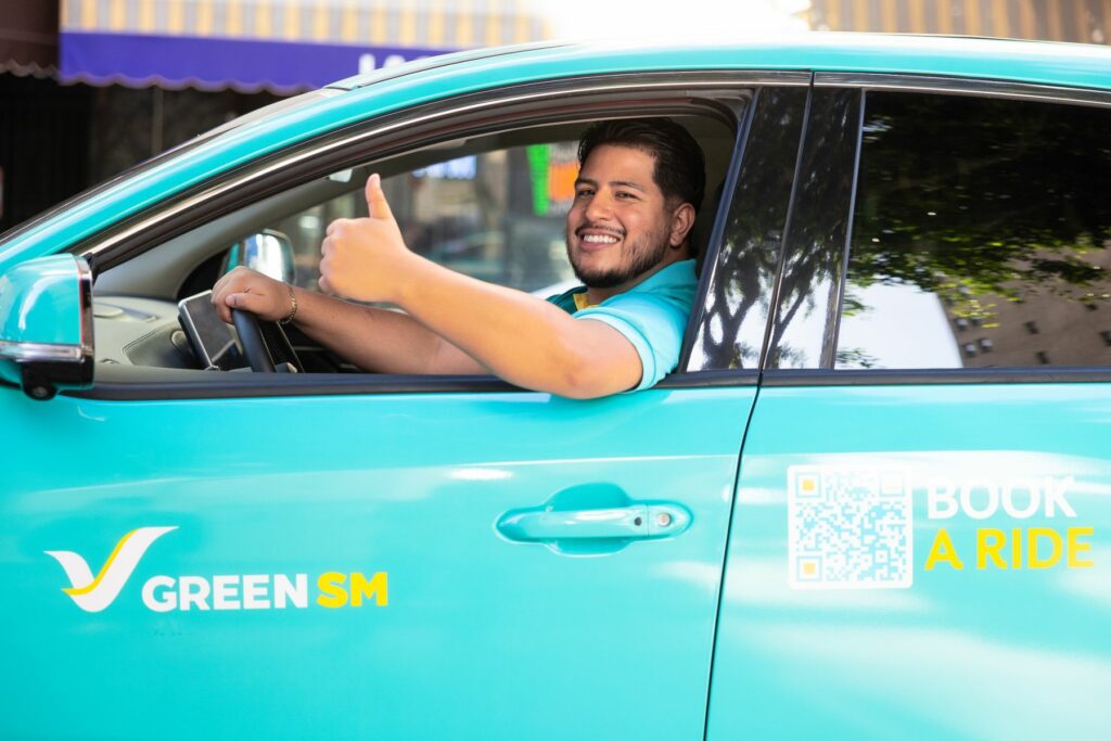 Đội ngũ tài xế của Green SM chuyên nghiệp, lịch sự, được tuyển chọn và đào tạo kỹ lưỡng.